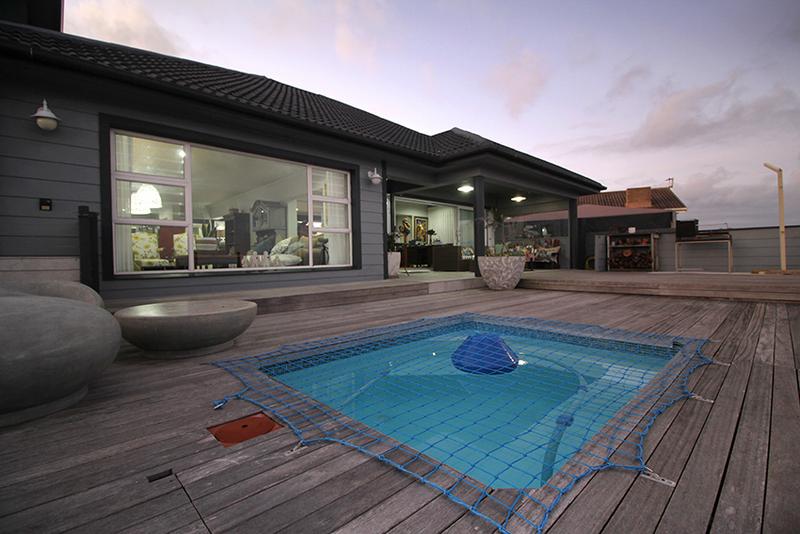 6 Bedroom Property for Sale in Reebok Western Cape